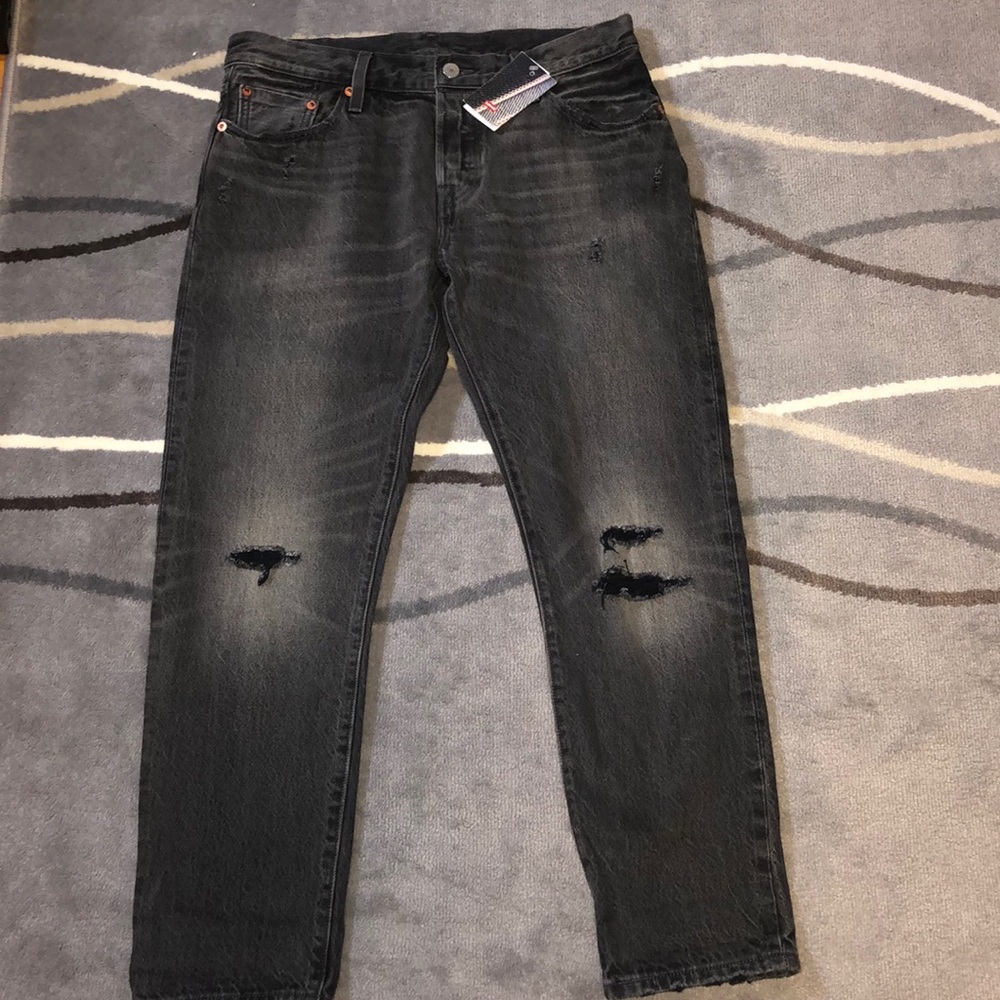 Men’s Levi Ripped Jeans, NWT
